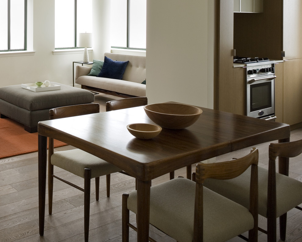 Свежая идея для дизайна: кухня-столовая в стиле фьюжн - отличное фото интерьера