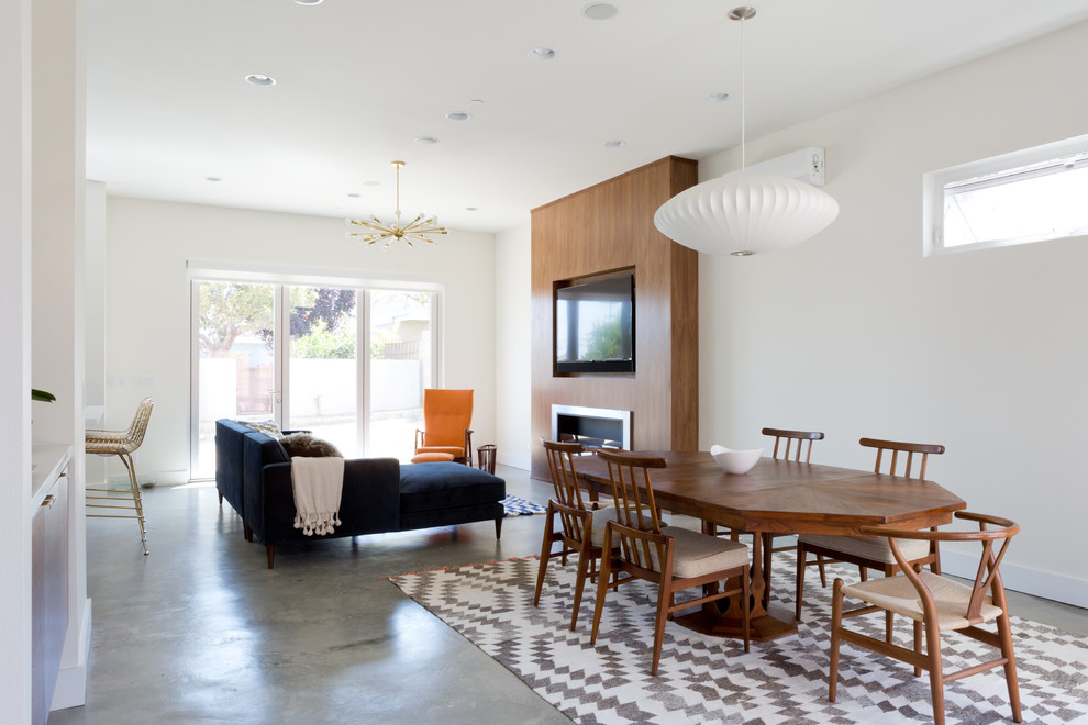 Midcentury dining room in Los Angeles.