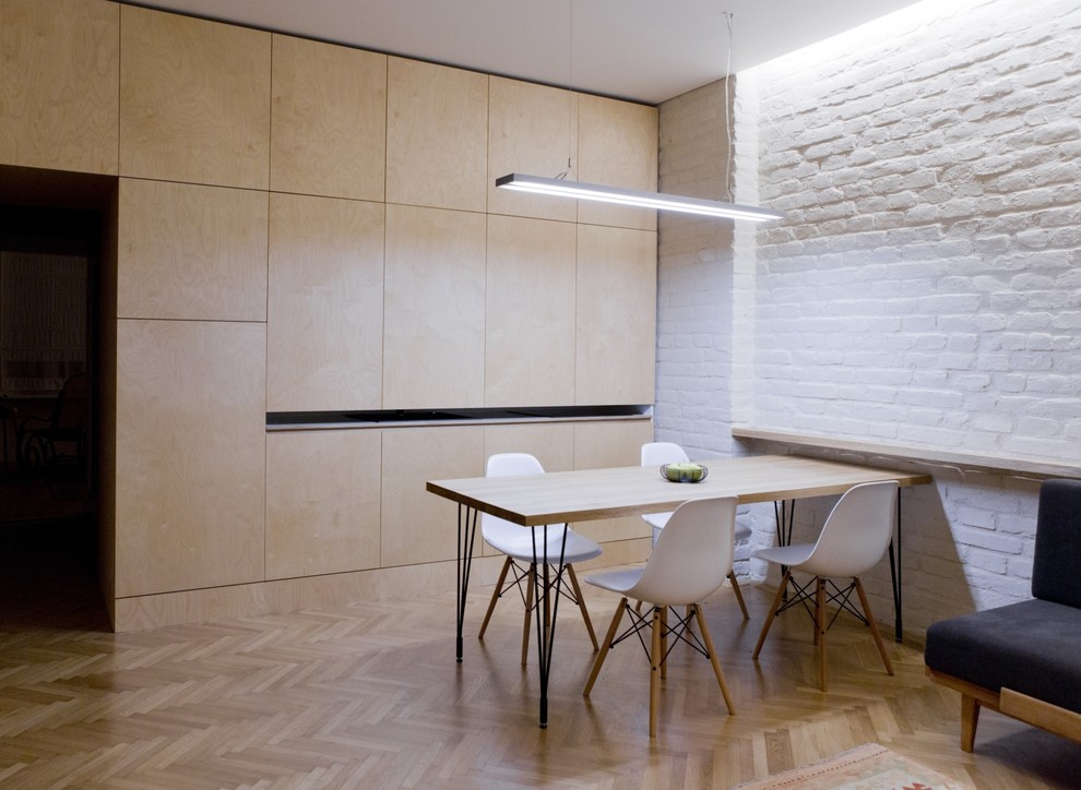 Immagine di una piccola sala da pranzo moderna