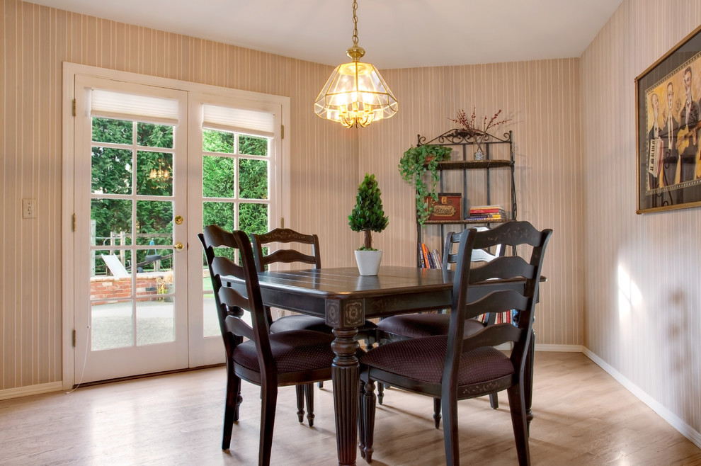 Design ideas for a classic dining room in Seattle.