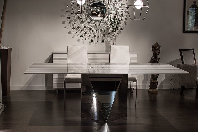 Freedom outlet dining table