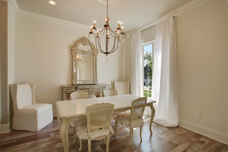 Elegant dining room photo in New Orleans