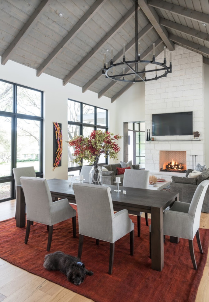 Example of a country dining room design in Austin