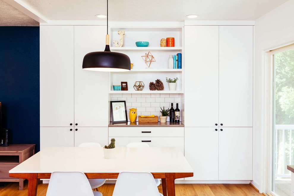 Kitchen/dining room combo - contemporary vinyl floor kitchen/dining room combo idea in Portland