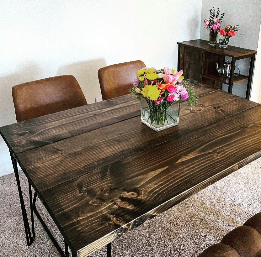 Design ideas for a rustic dining room in Los Angeles.
