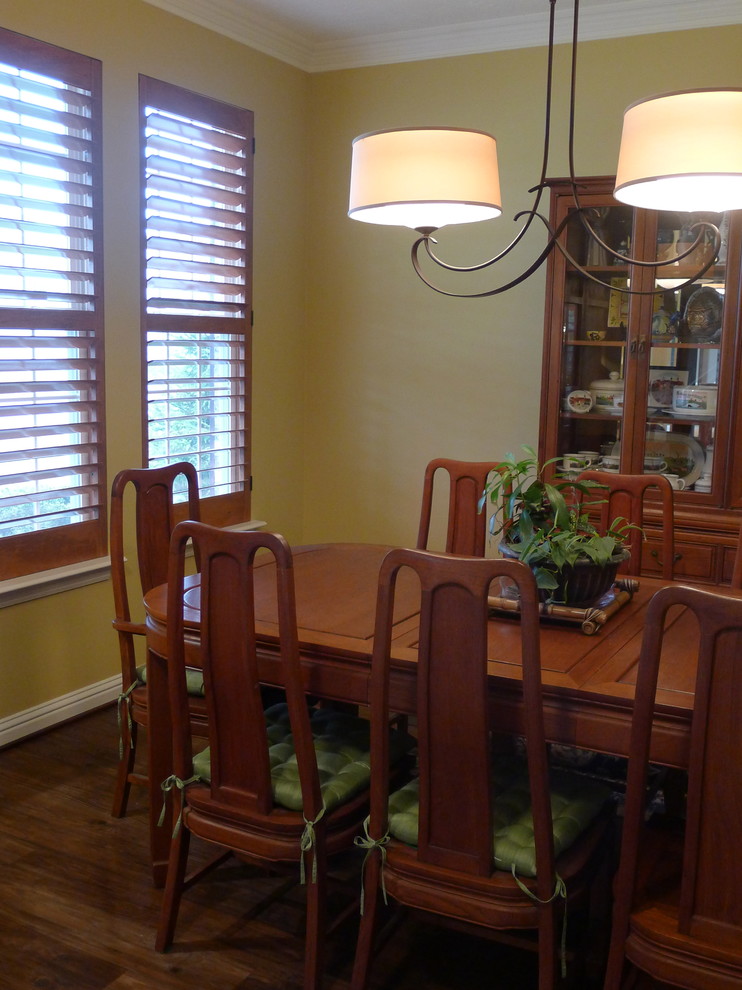 This is an example of a world-inspired dining room in Indianapolis.