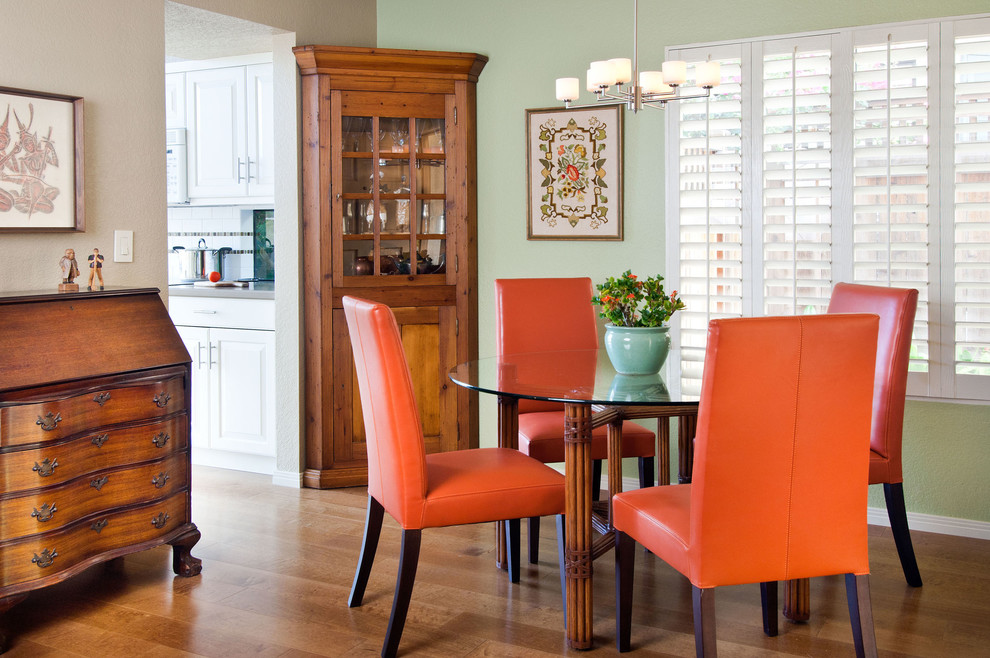 This is an example of a traditional dining room in San Diego.