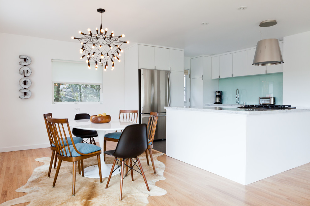 Modern dining room in Los Angeles.