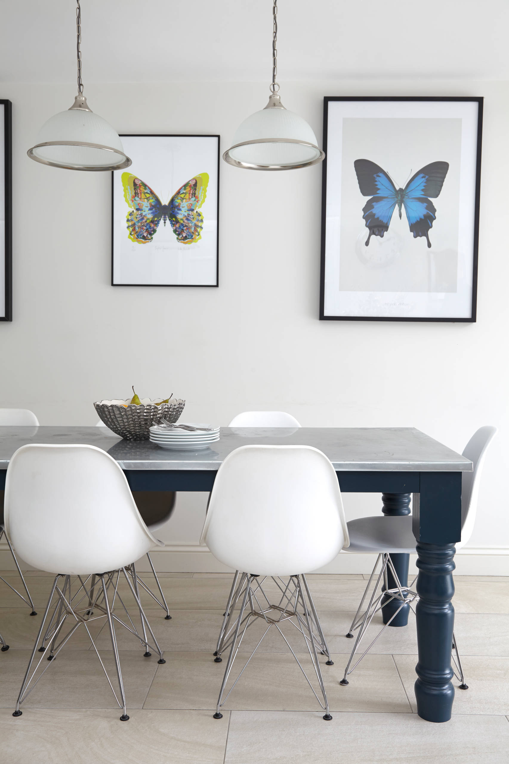 Diy Paint Dining Room Table : Dining Table Makeover With Chalk Paint Love Our Real Life Dining Table Makeover Chalk Paint Dining Room Table Dining Room Table Makeover : After storing the table for several months, i finally decided to pull it out of storage and give it a beautiful new finish with bright white paint.