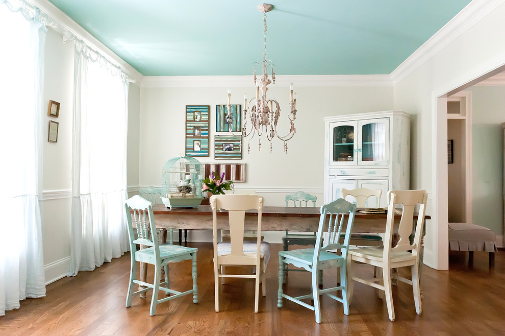 Example of a cottage chic dining room design in Nashville