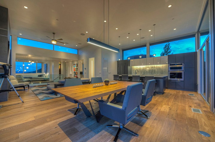 Dining room - contemporary dining room idea in Phoenix