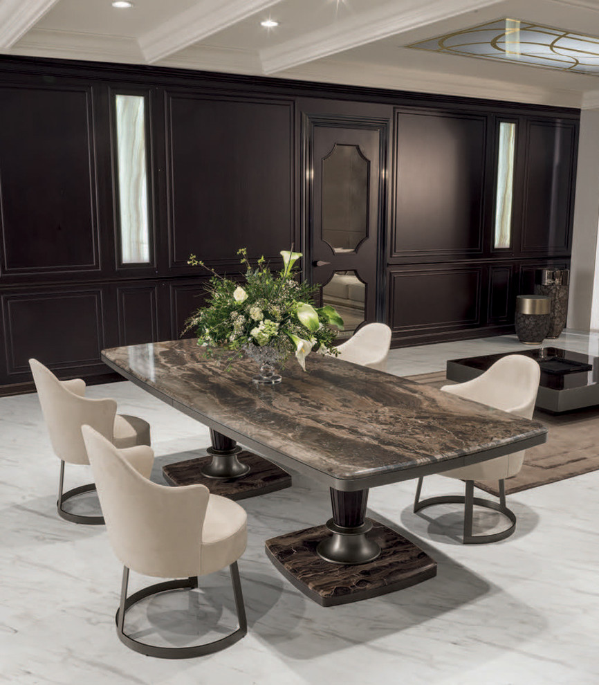 Idée de décoration pour une grande salle à manger ouverte sur le salon vintage avec un mur marron et un sol en marbre.