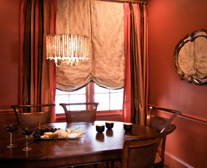 Inspiration for a timeless dining room remodel in Cleveland