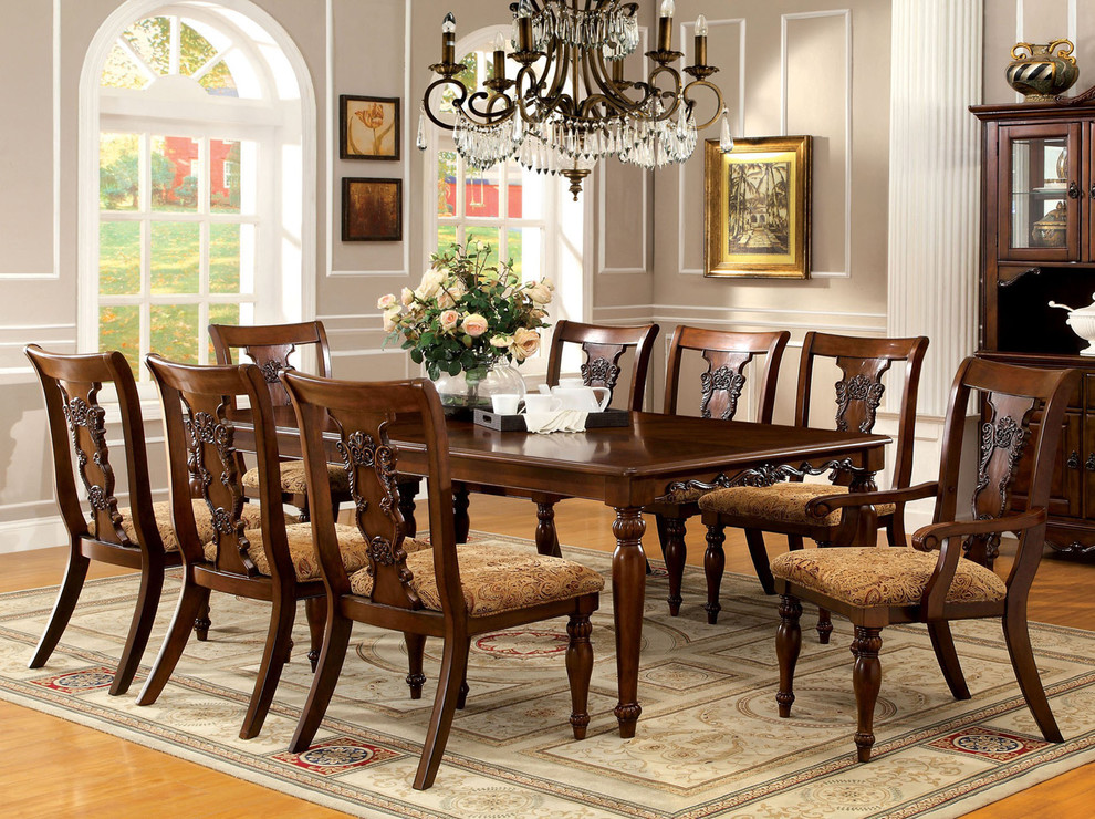 Inspiration for a large classic enclosed dining room in New York.