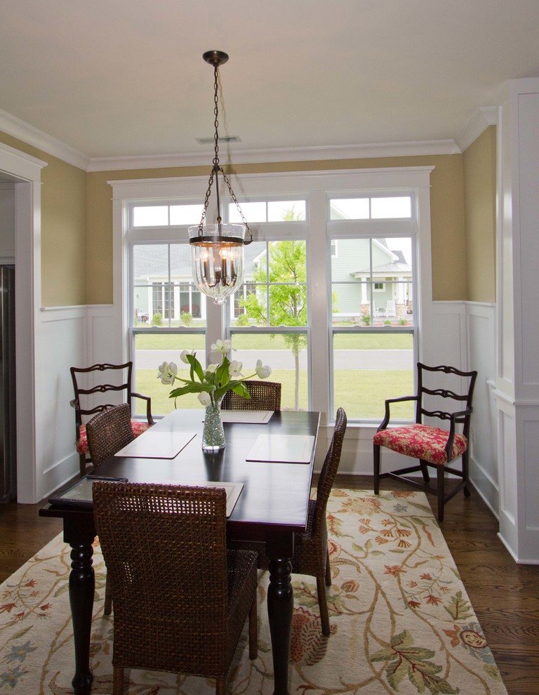 Traditional dining room in Wilmington.