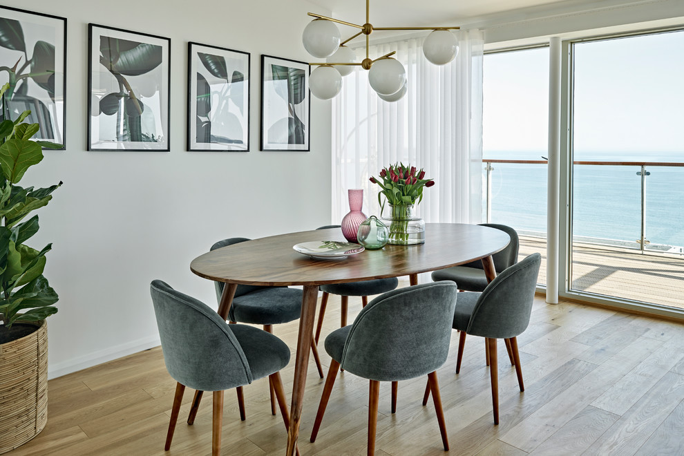 Curated visual reference: Show Penthouse Apartment Contemporary Dining Room London Photo Inspiration