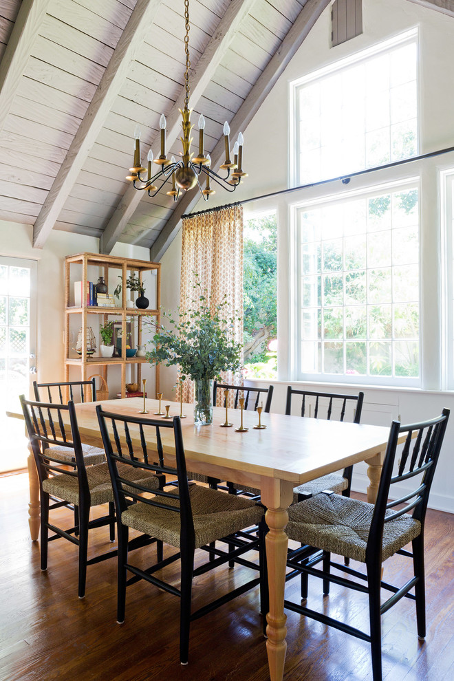Inspiration for a transitional dining room remodel in Los Angeles