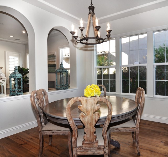 Spanish Mission Style Remodel SudOuest Américain Salle à Manger