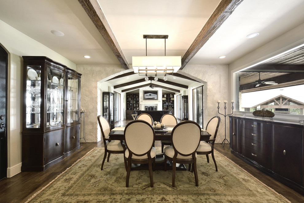 Design ideas for a classic dining room in Austin.