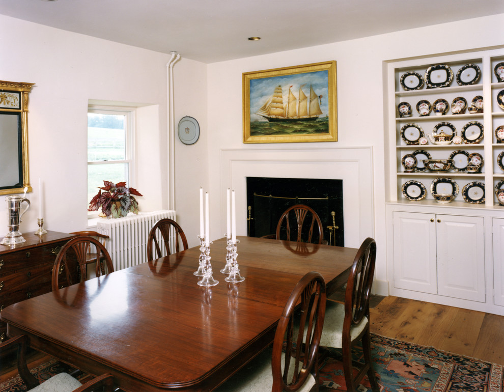 Inspiration for a timeless dining room remodel in Baltimore
