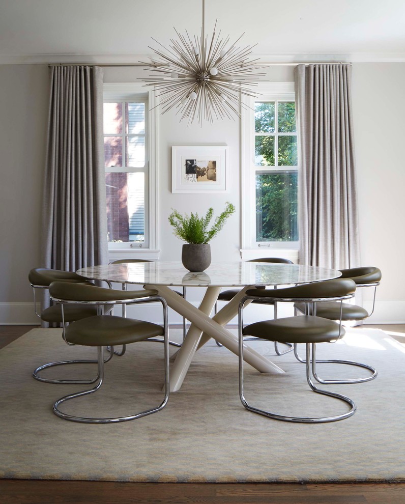Design ideas for a classic dining room in Chicago.