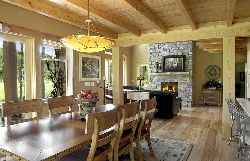 Design ideas for a rustic dining room in Seattle.
