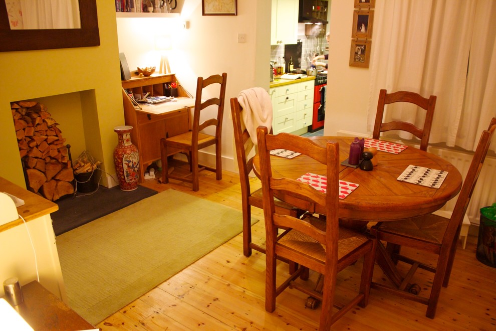 Photo of a farmhouse dining room in London.