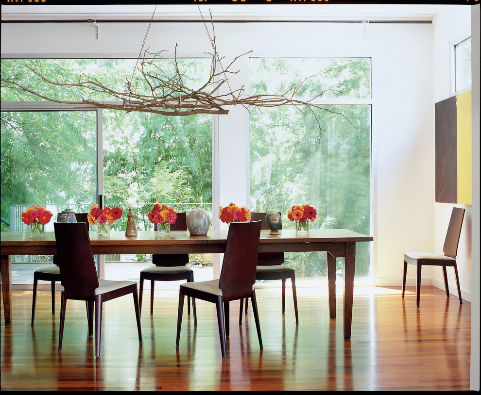 Immagine di una sala da pranzo moderna