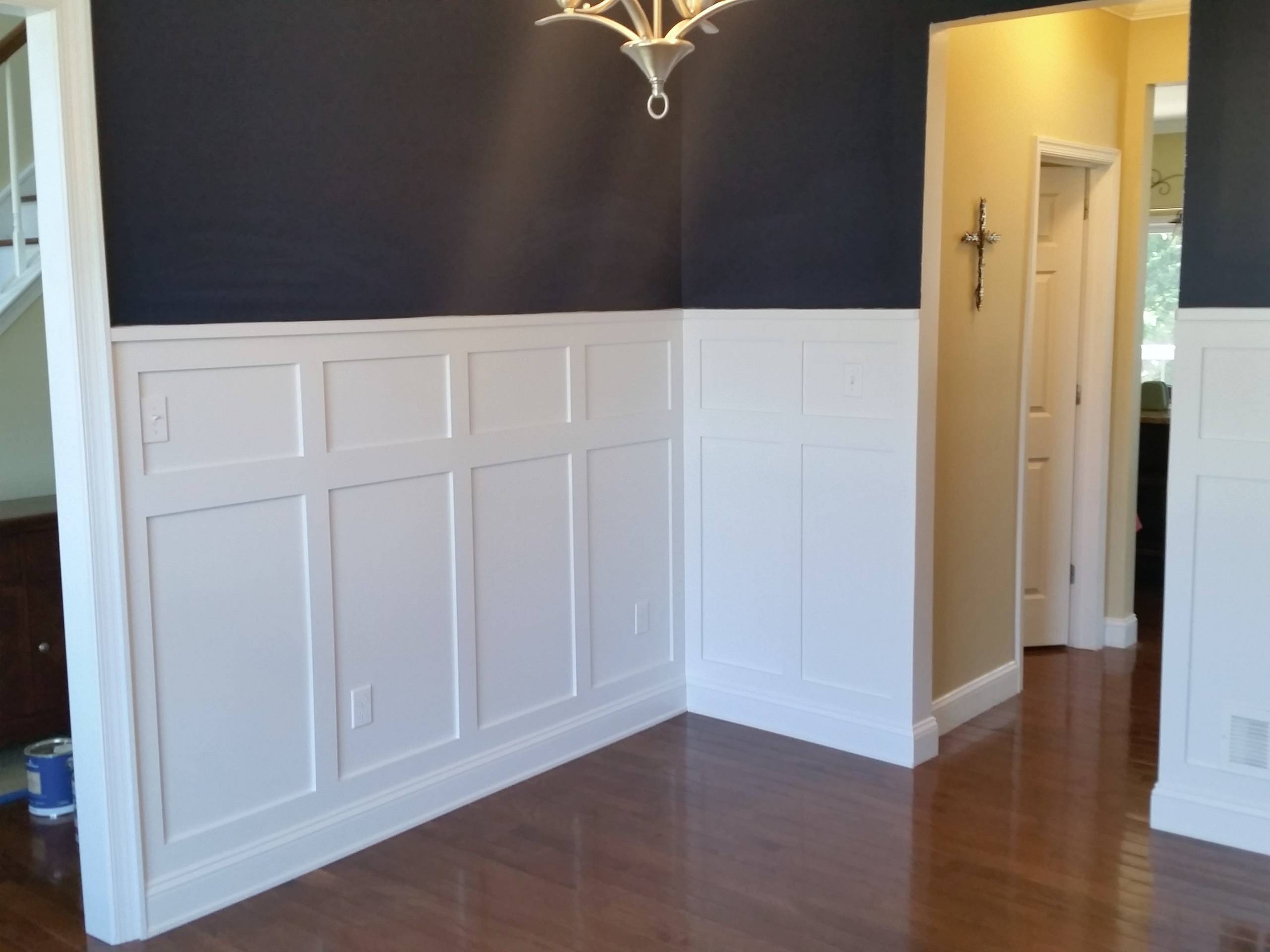 Tall Wainscoting Traditional Dining, How Tall Should Wainscoting Be In A Dining Room