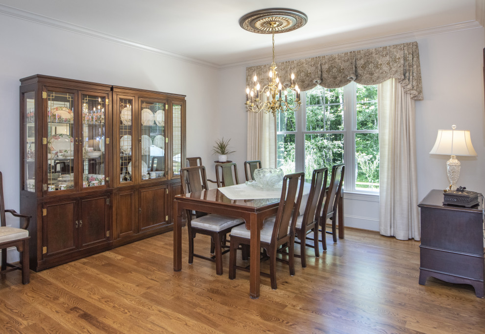 Inspiration for a craftsman dining room remodel in Other