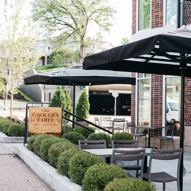 The Grocer’s Table Market, Cafe, & Wine Bar Casa de campo Comedor