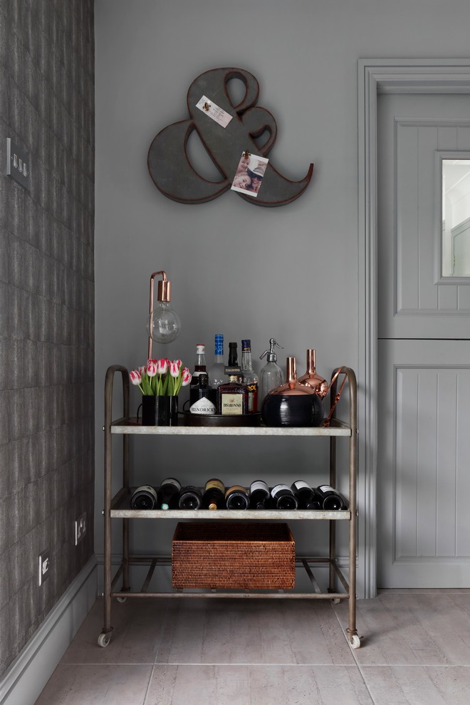 Bild på ett mellanstort funkis kök med matplats, med grå väggar och klinkergolv i keramik