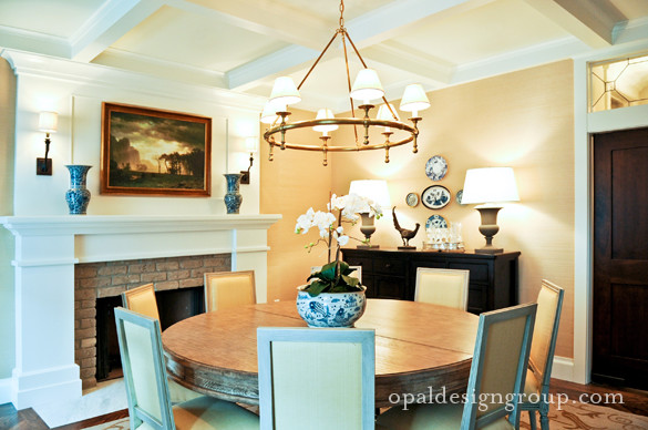 Inspiration for a timeless dining room remodel in Salt Lake City