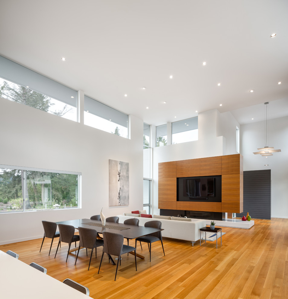 Photo of a modern dining room in Portland.
