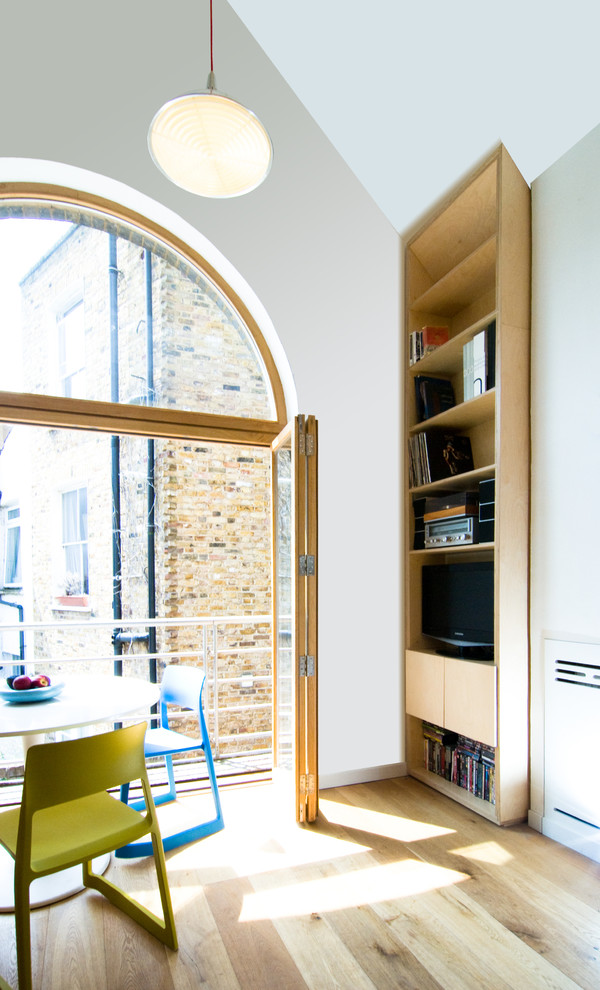 Kleines Modernes Esszimmer in London