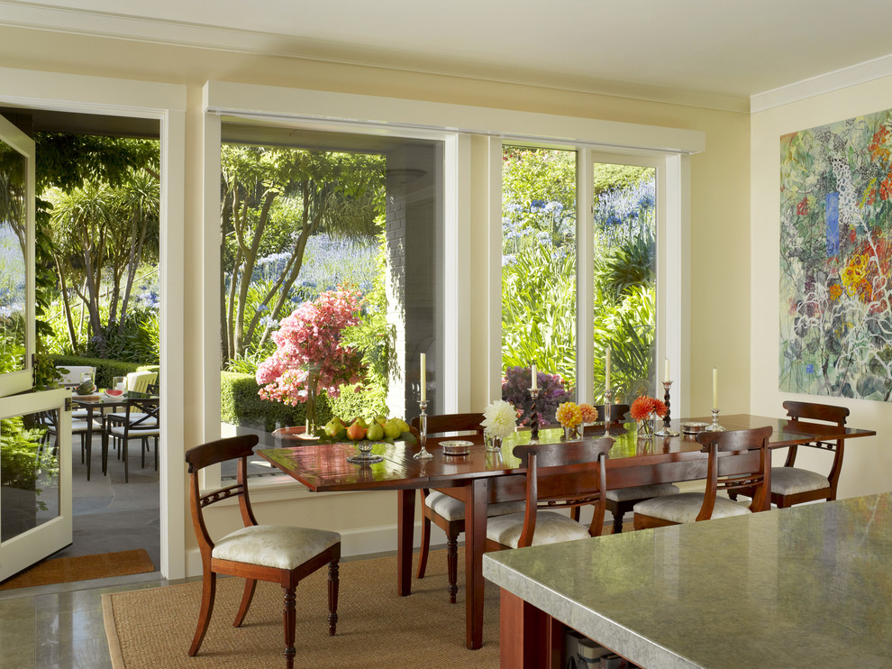Example of a classic dining room design in San Francisco