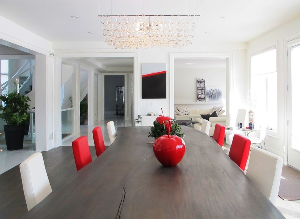 Design ideas for a modern dining room in Toronto.