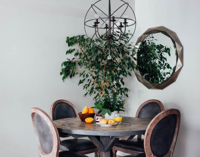 Townhome Dining Room Design Classique Chic Salle à Manger Ottawa