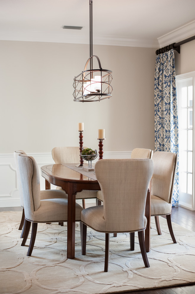 Design ideas for a classic dining room in Orlando.