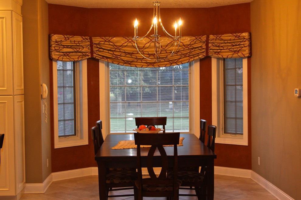 Example of a classic dining room design in Columbus
