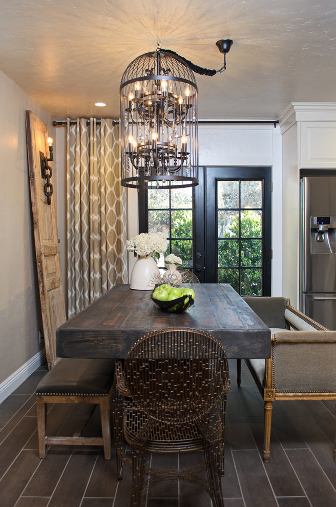 Dining room - traditional dining room idea in Los Angeles