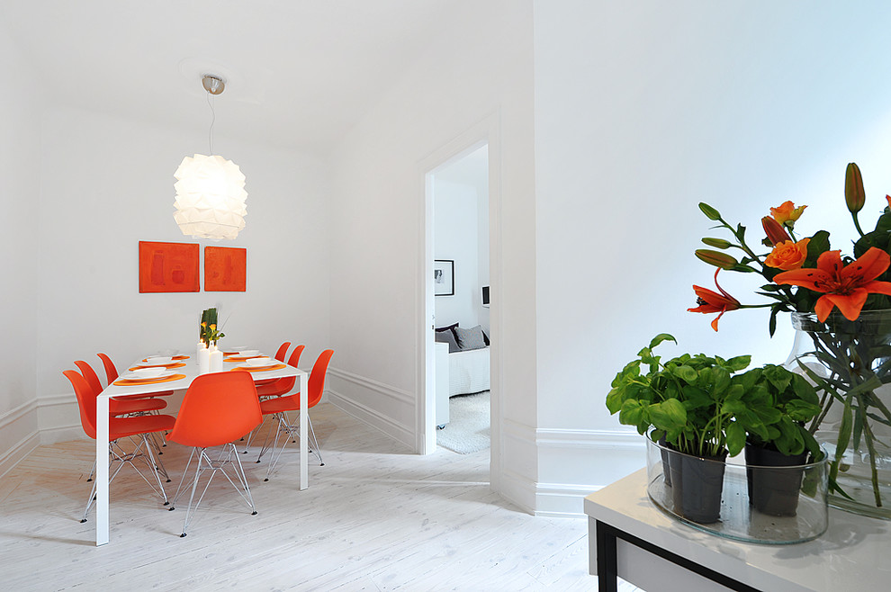 This is an example of a scandi dining room in Stockholm.