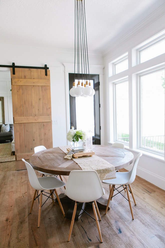 Inspiration for a cottage dining room remodel in Los Angeles