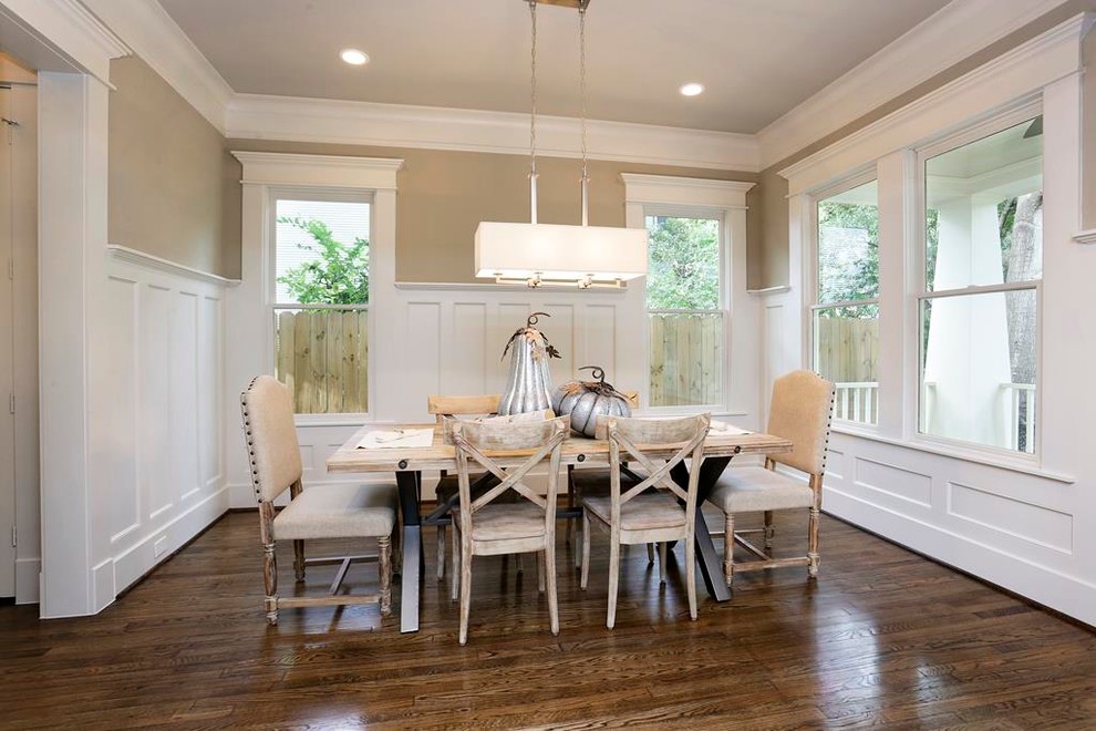 Design ideas for a classic dining room in Houston.