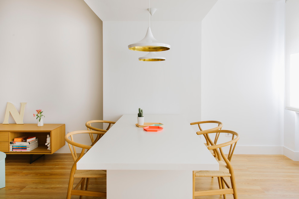 Foto di una sala da pranzo minimal