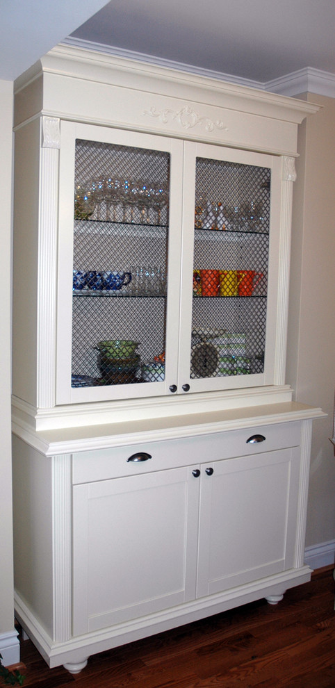 Wall UNITS - Traditional - Dining Room - Toronto - by MPS Kitchens | Houzz