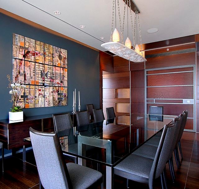 Dining room - contemporary dining room idea in Chicago