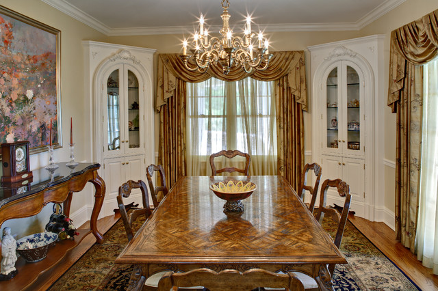 Westport, CT Corner Cabinets in Dining Room - Traditional - Dining Room -  New York - by Culin & Colella, Inc. | Houzz
