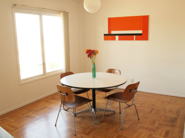 Dining room - traditional dining room idea in San Francisco