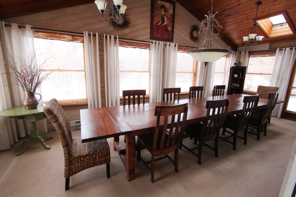This is an example of a rustic dining room in Minneapolis.